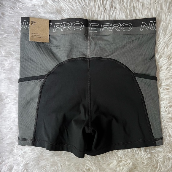 ✰ nike pros ✰ - Picture 3 of 3